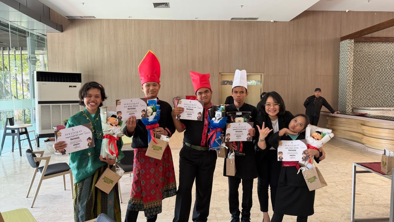 Gammara Hotel Makassar Ajak Siswa SLB Kenal Dunia Hospitality Lewat Harmony Culture