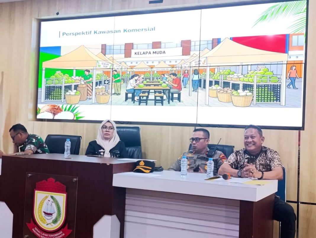 Pemkot Makassar Relokasi Pedagang Kelapa Muda Benteng Rotterdam ke Pasar Kampung Baru