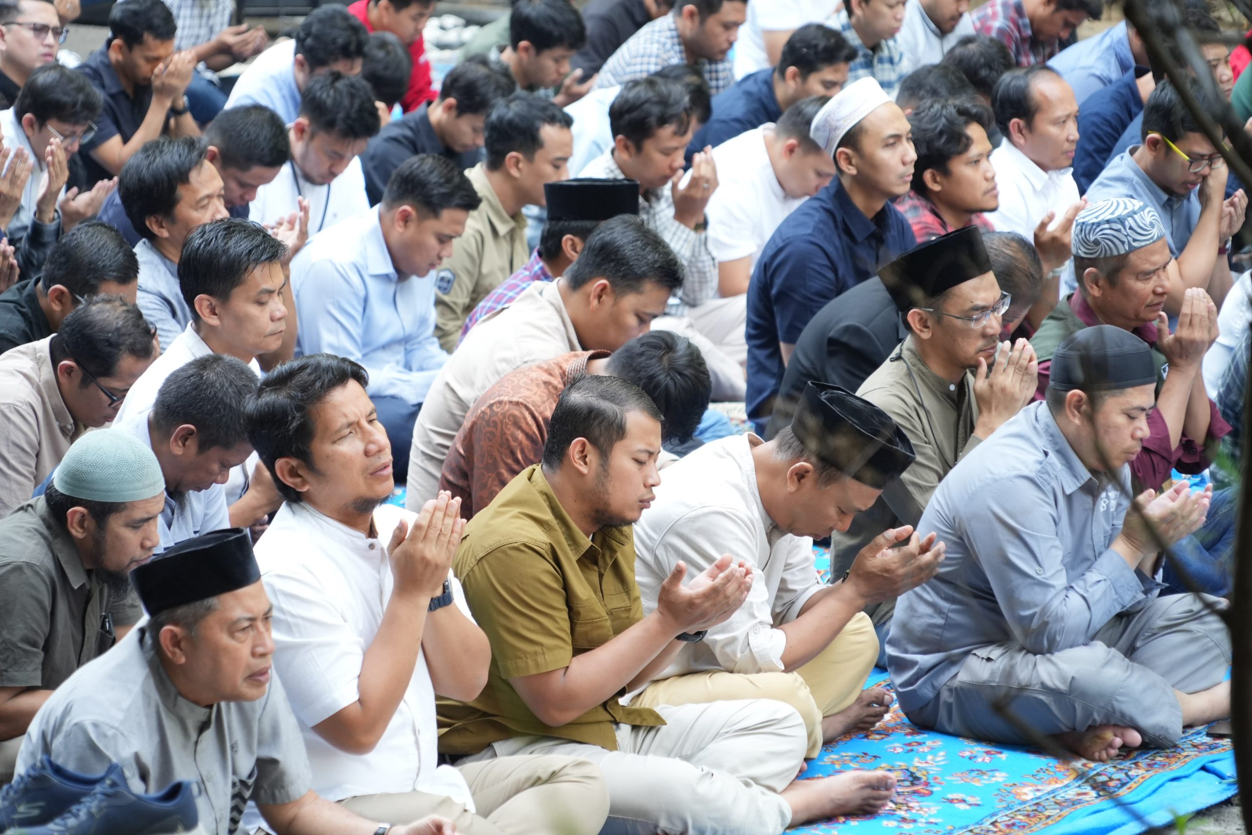 PLN UID Sulselrabar Gelar Shalat Istisqa di Tengah Kekeringan yang Ganggu PLTA